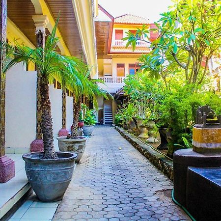 Bali Manik Beach Inn Кута Екстериор снимка